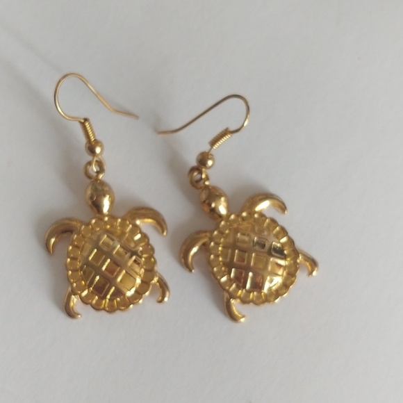 Bold Multi Strand Red Seed Bead Necklace with Turtle and Earrings Set - Picture 5 of 5